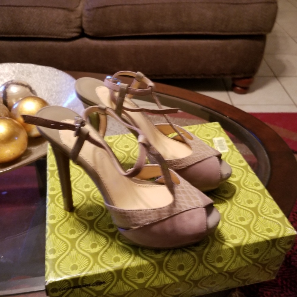 Gianni Bini Tan Size 6.5 Heels